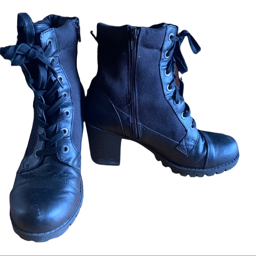 Xoxo Victorian style cap Toe Boots